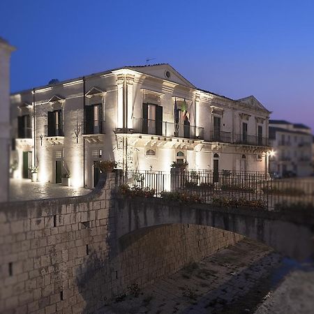 Hotel Novecento Шикли Экстерьер фото