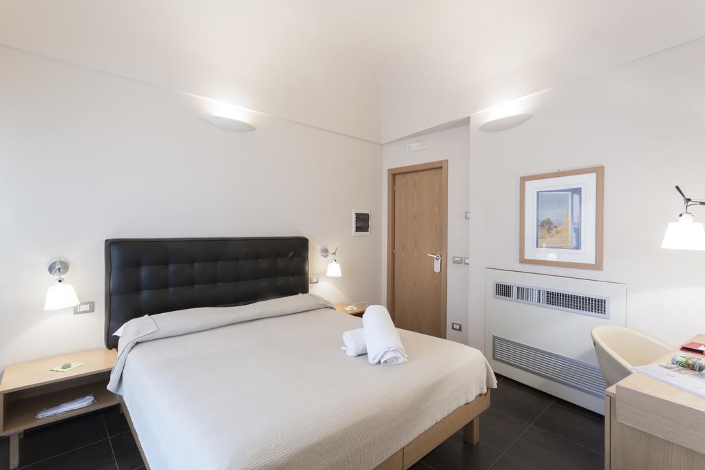 Hotel Novecento Шикли Экстерьер фото