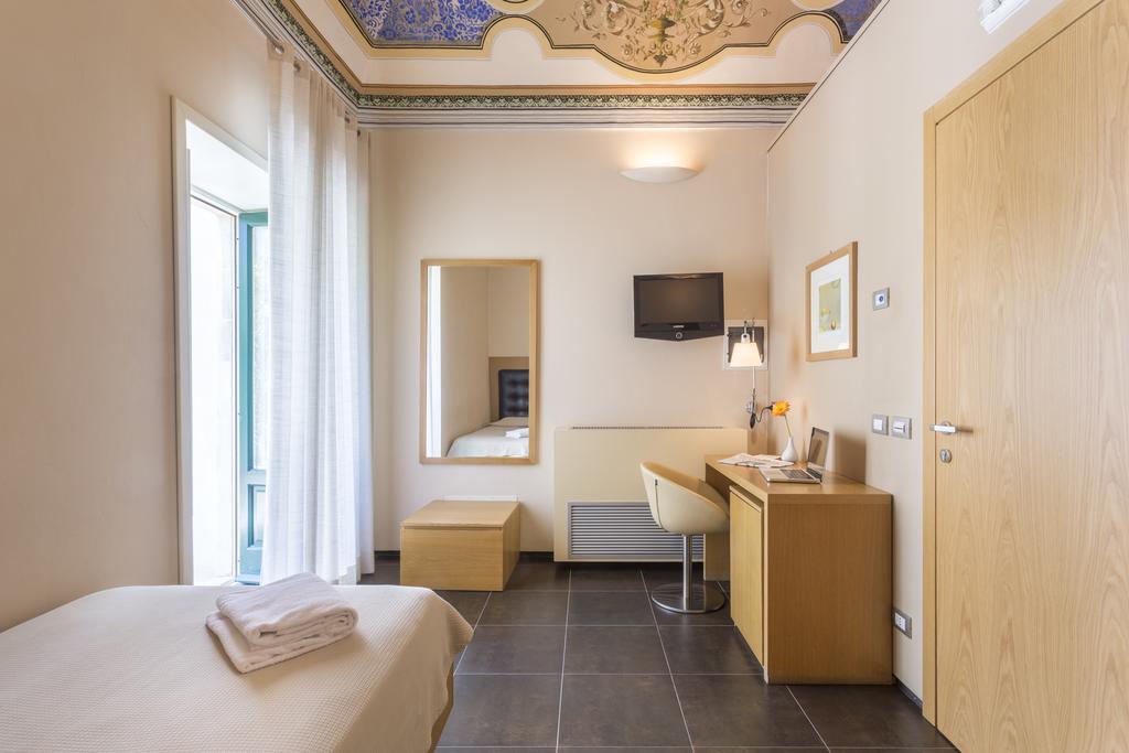 Hotel Novecento Шикли Экстерьер фото