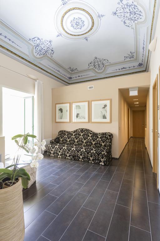 Hotel Novecento Шикли Экстерьер фото