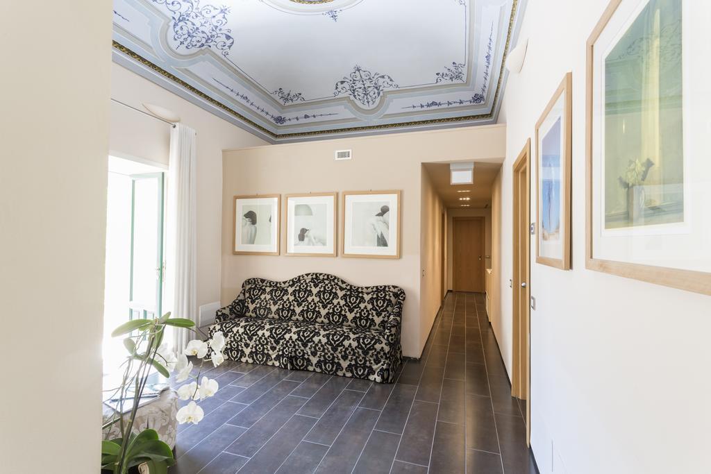 Hotel Novecento Шикли Экстерьер фото
