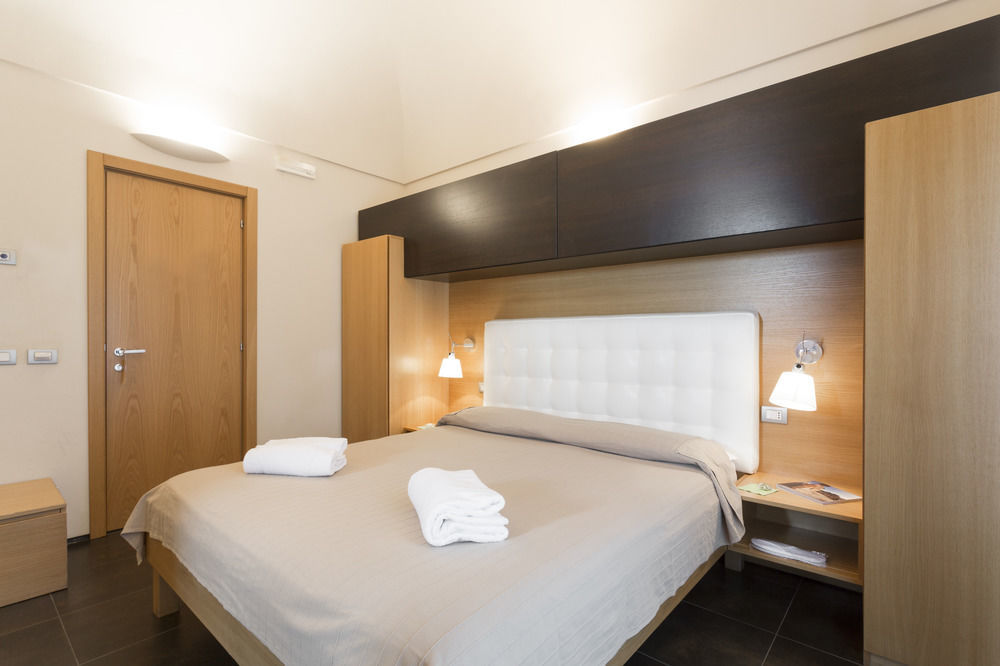 Hotel Novecento Шикли Экстерьер фото