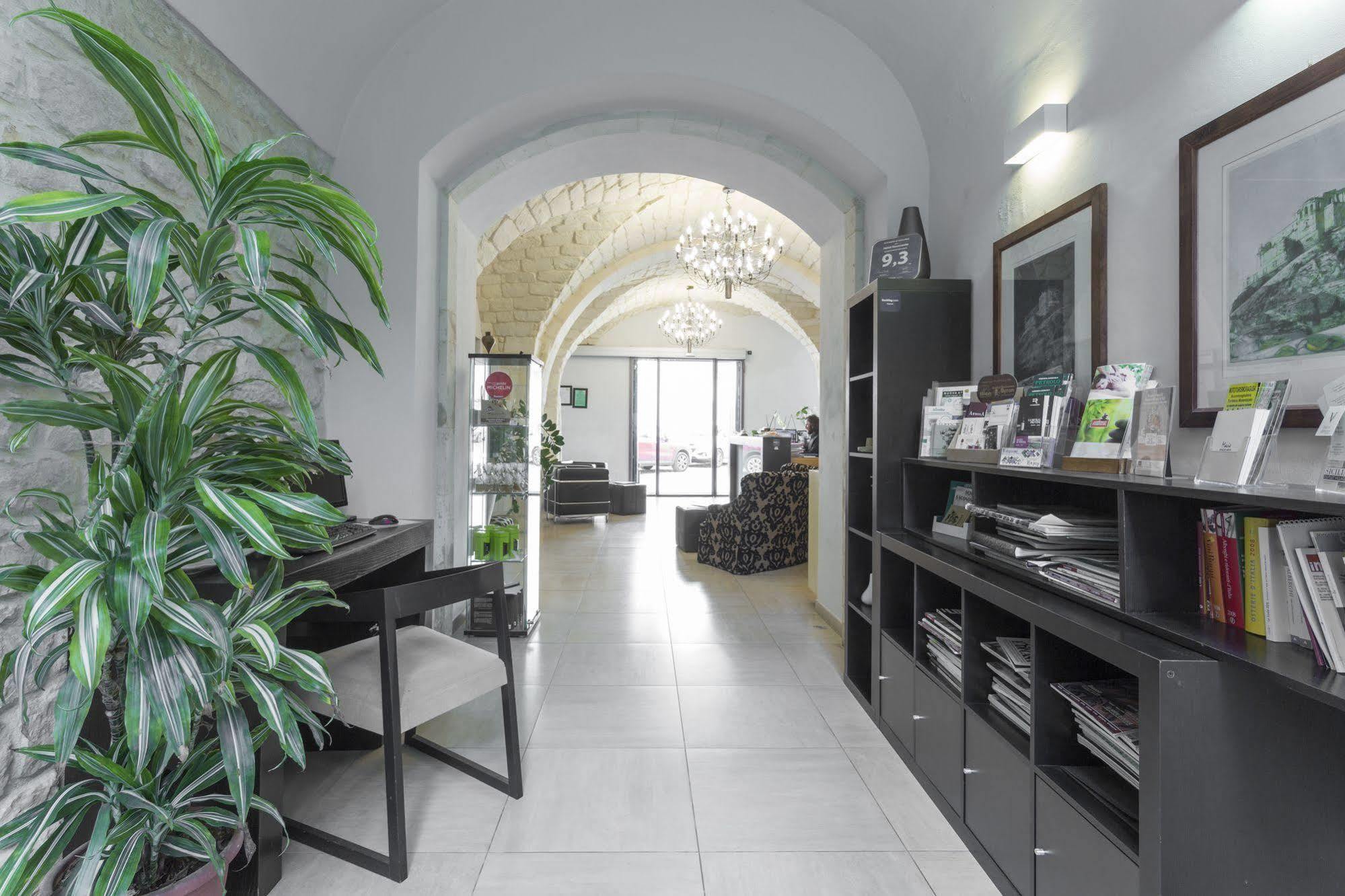 Hotel Novecento Шикли Экстерьер фото